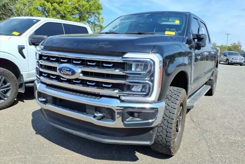 2023 Ford F-350 Lariat photo 1
