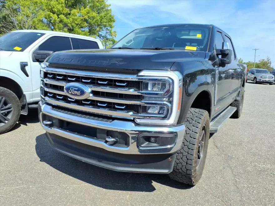 2023 Ford F-350 Lariat photo 1