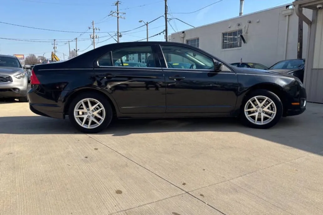 2012 Ford Fusion SEL photo 1