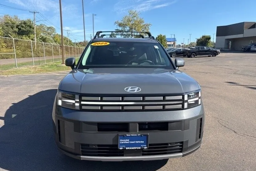 2025 Hyundai Santa Fe SEL photo 1