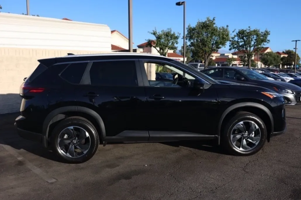 2025 Nissan Rogue SV photo 1