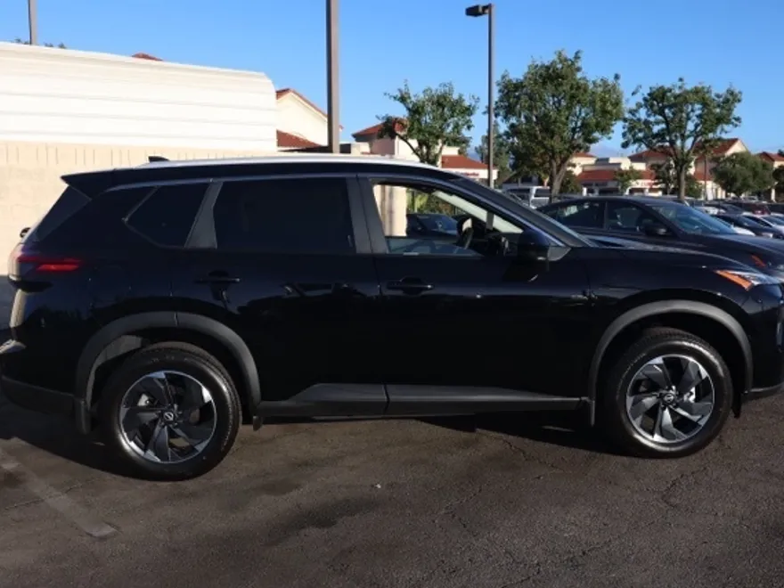 2025 Nissan Rogue SV photo 1