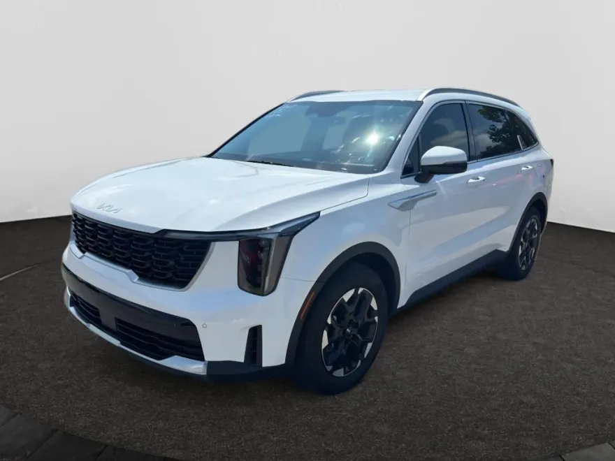 2025 Kia Sorento S photo 1