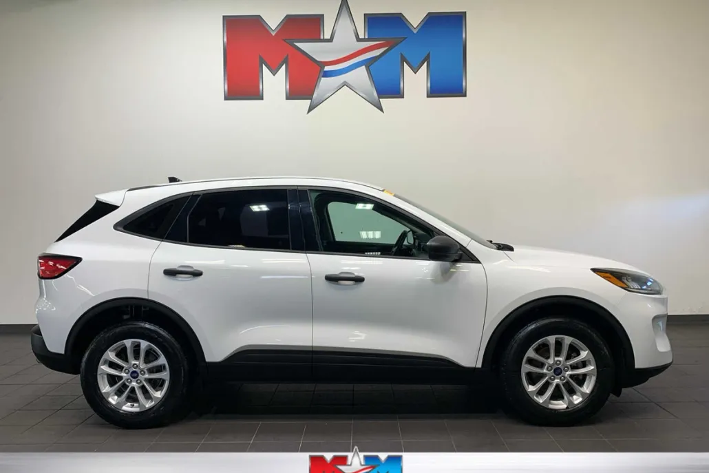 2020 Ford Escape S photo 1