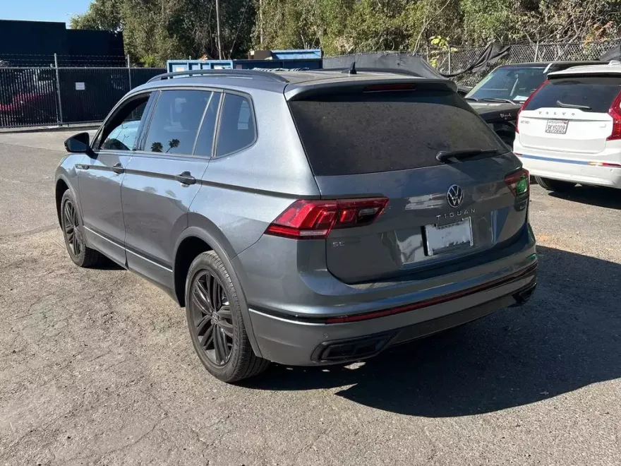 2022 Volkswagen Tiguan SE R-Line Black photo 1