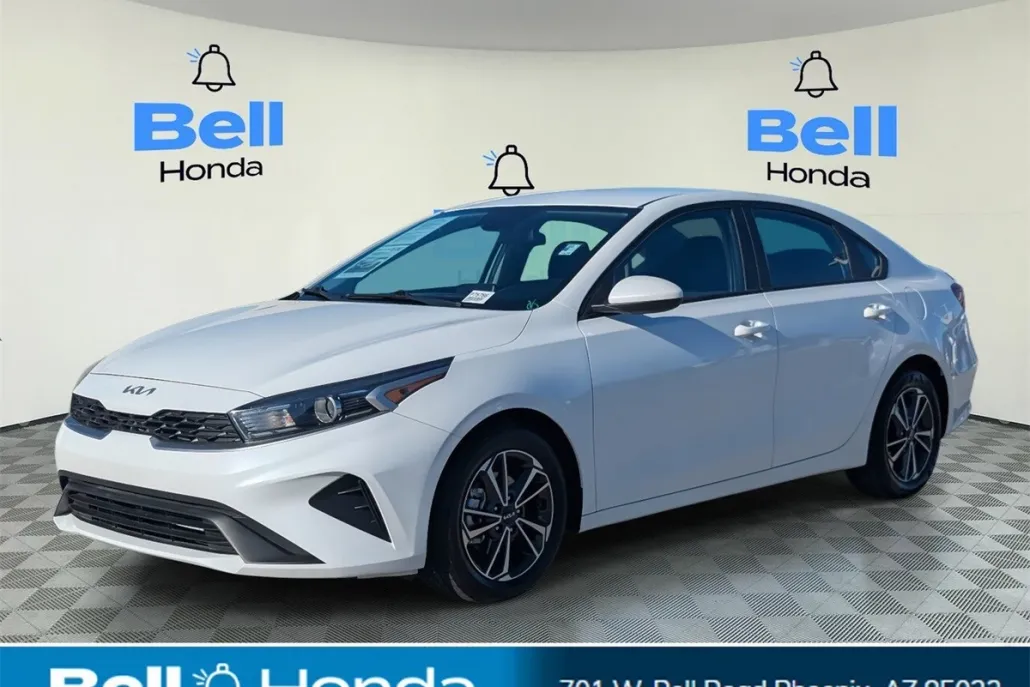 2022 Kia Forte LXS photo 1