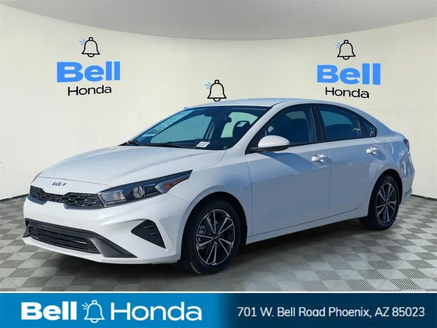 2022 Kia Forte LXS photo 1