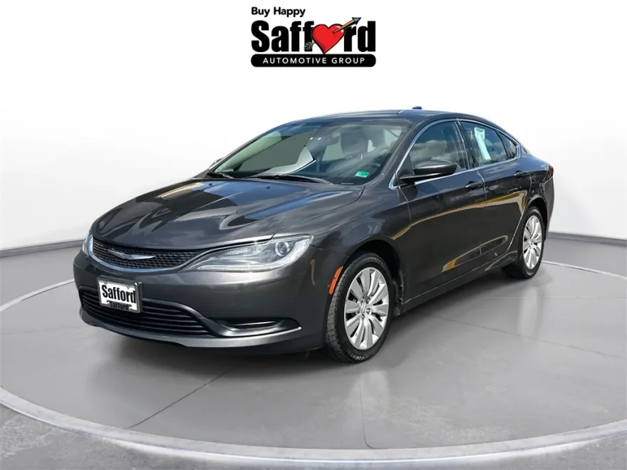 2015 Chrysler 200 LX photo 1