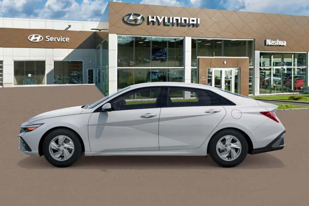 2025 Hyundai Elantra SE photo 1