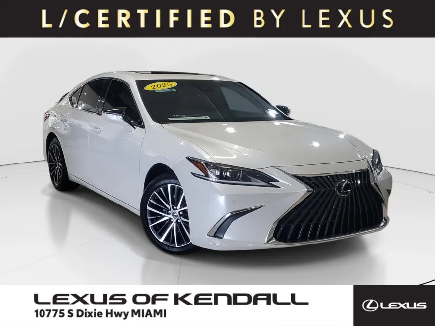 2025 Lexus ES 300h photo 1