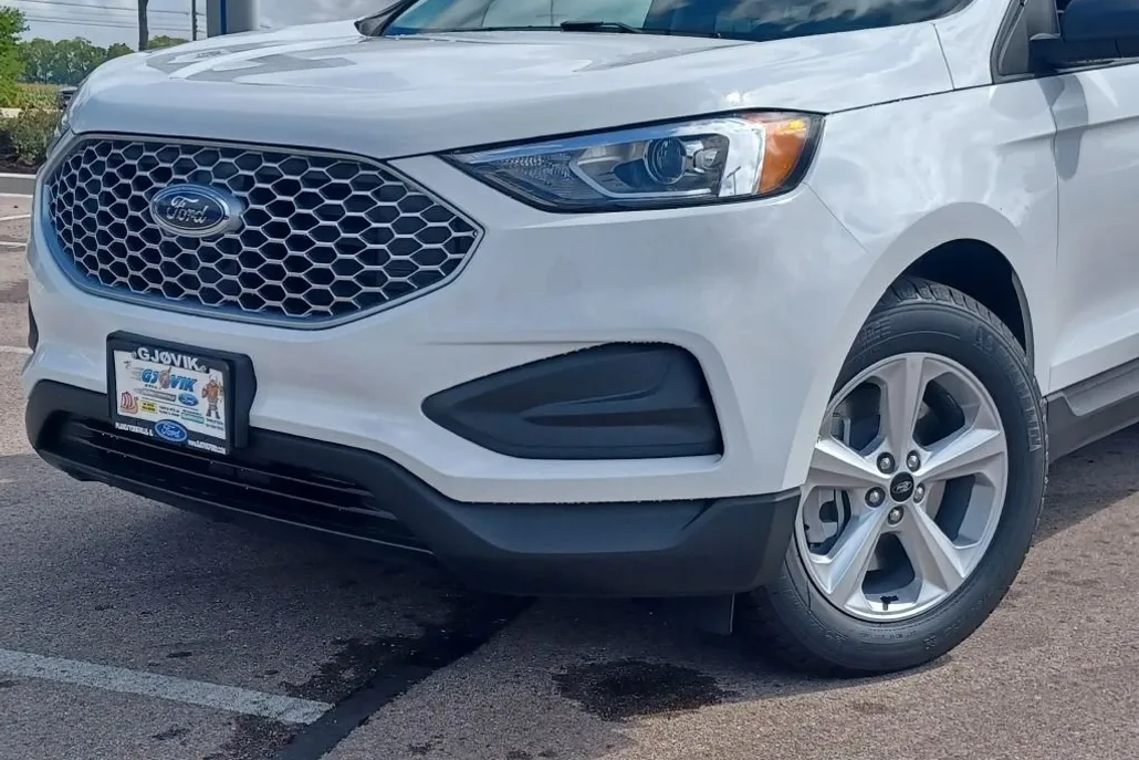 2024 Ford Edge SE photo 1