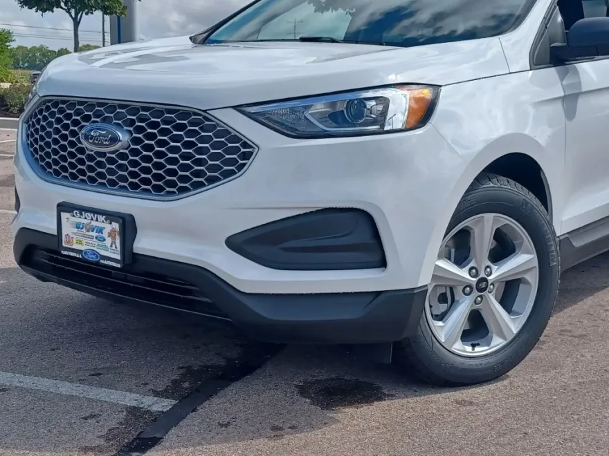 2024 Ford Edge SE photo 1