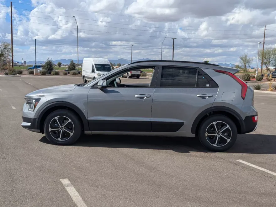 2025 Kia Niro EX photo 1
