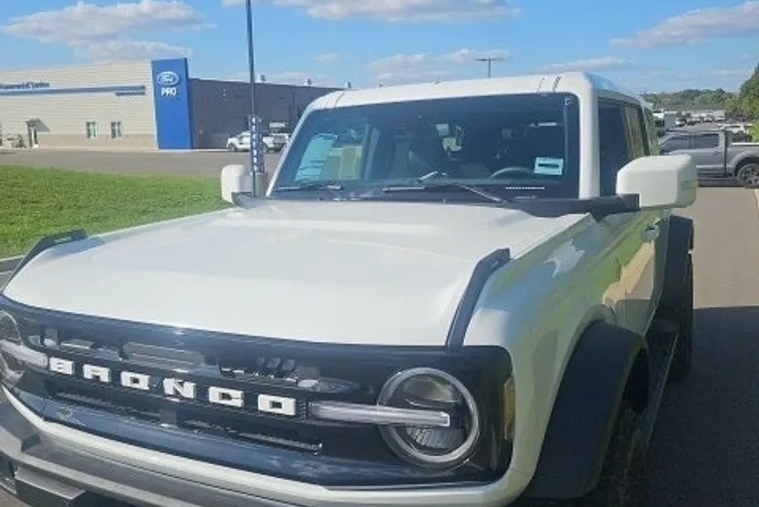 2025 Ford Bronco Outer Banks photo 1