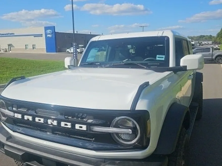 2025 Ford Bronco Outer Banks photo 1
