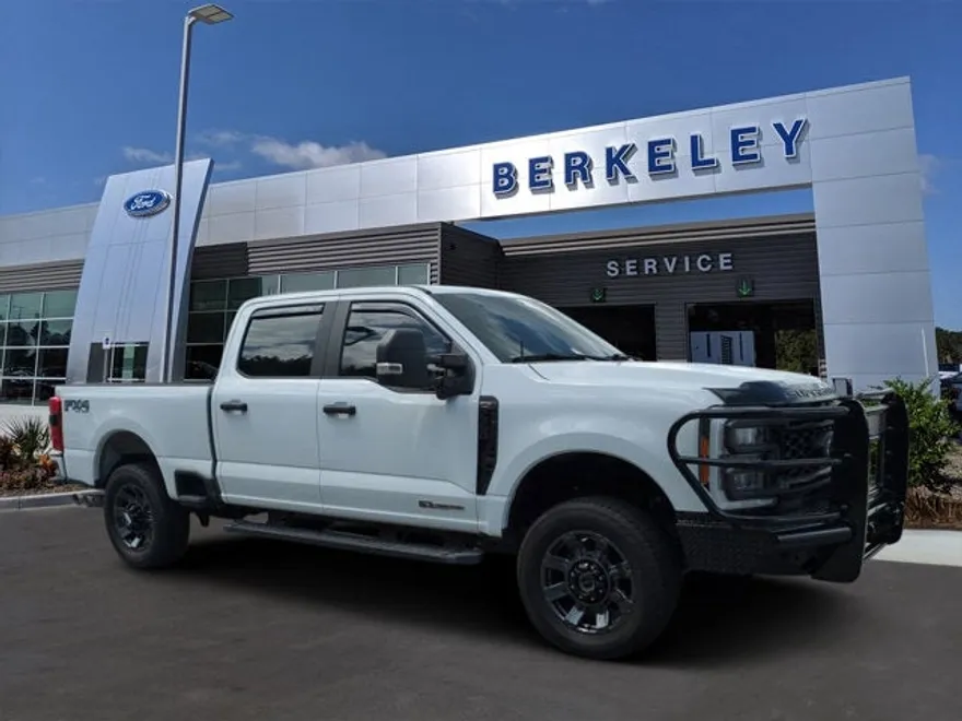 2023 Ford F-350 XL photo 1