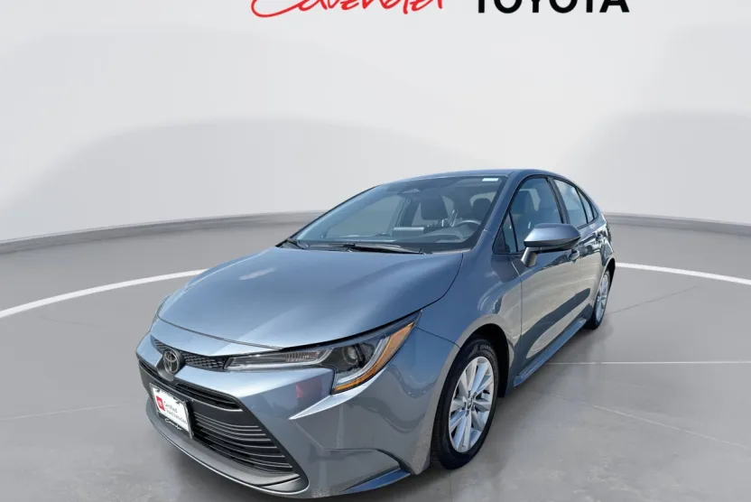 2025 Toyota Corolla LE Premium photo 1