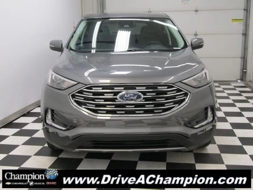2024 Ford Edge Titanium photo 1