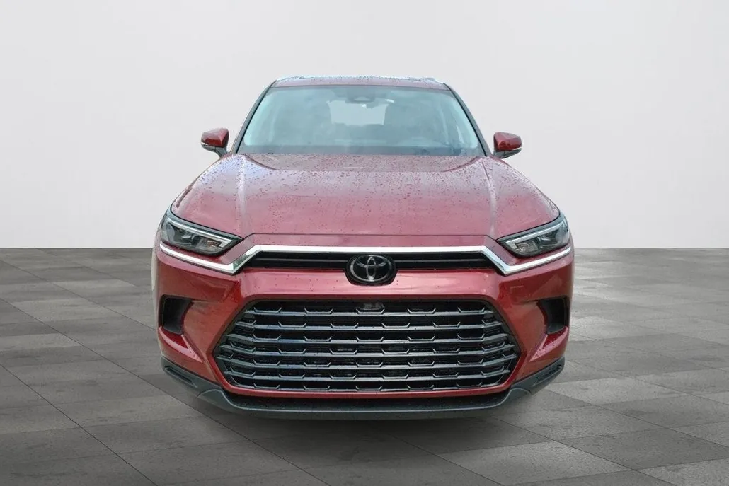 2025 Toyota Highlander Hybrid XLE photo 1
