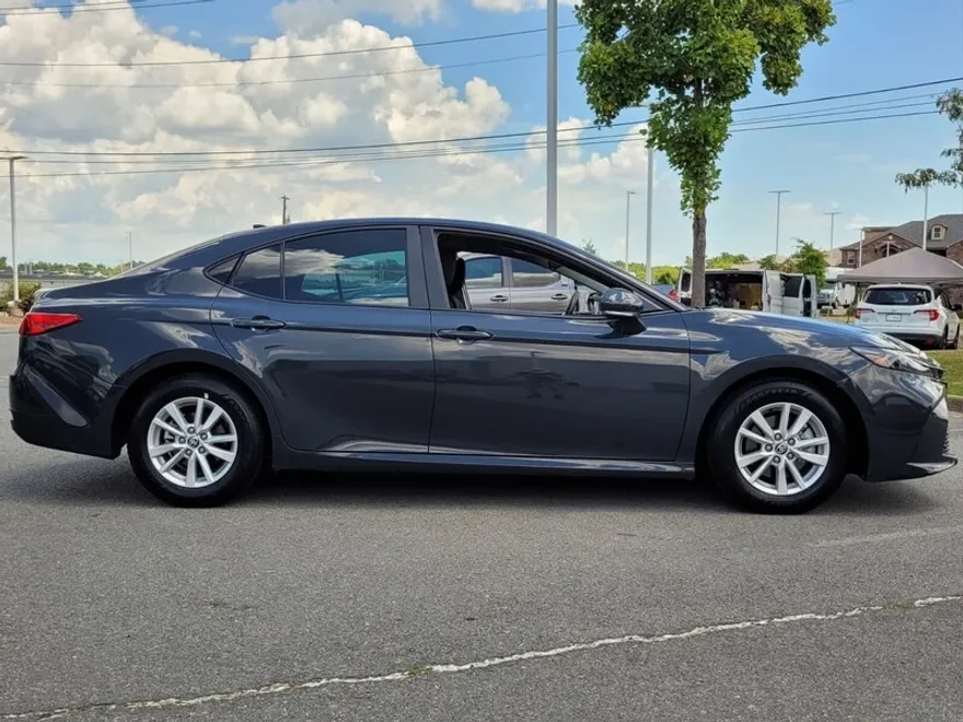 2025 Toyota Camry LE photo 1