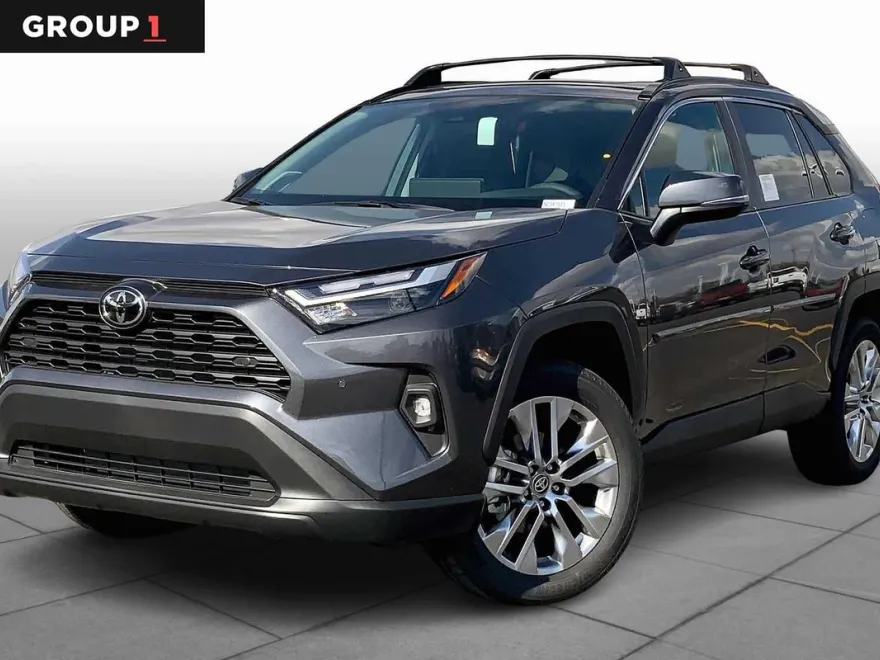 2025 Toyota RAV4 XLE Premium photo 1