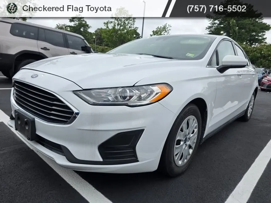 2020 Ford Fusion S photo 1