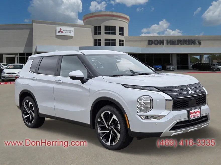 2024 Mitsubishi Outlander SE photo 1