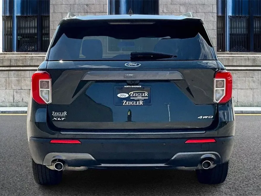 2022 Ford Explorer XLT photo 1