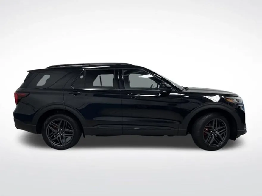 2025 Ford Explorer ST-Line photo 1