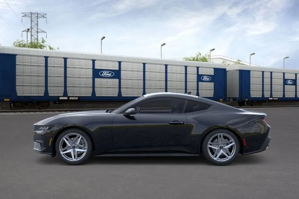 2025 Ford Mustang EcoBoost photo 1