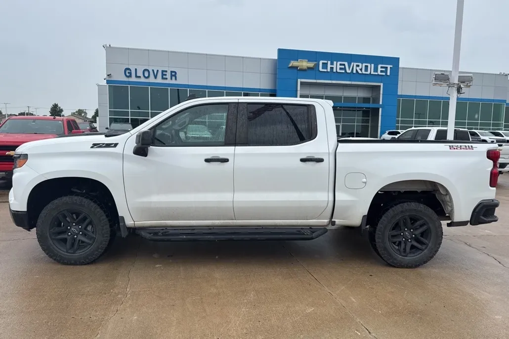 2023 Chevrolet Silverado 1500 Custom Trail Boss photo 1