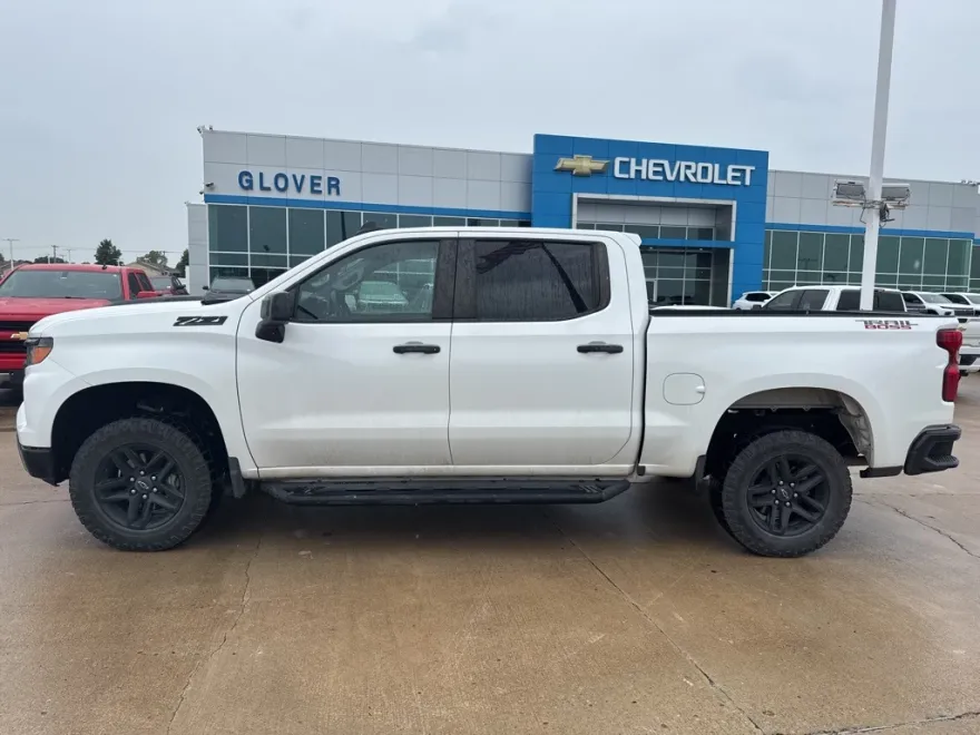 2023 Chevrolet Silverado 1500 Custom Trail Boss photo 1