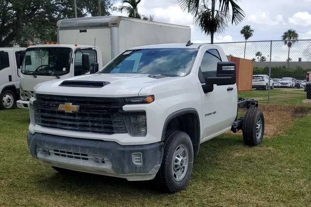 2025 Chevrolet Silverado 2500HD photo 1