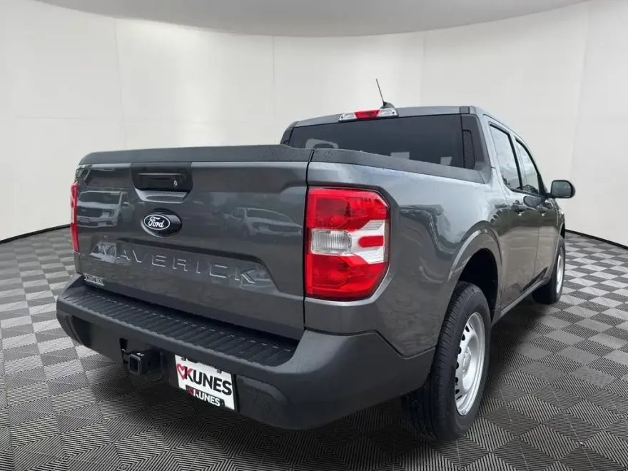 2025 Ford Maverick XL photo 2