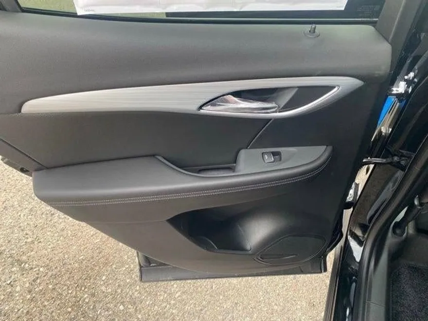 2025 Buick Envision Avenir photo 18