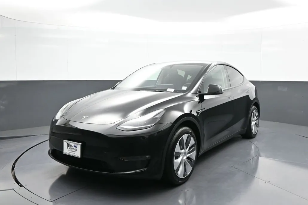 2023 Tesla Model Y Long Range photo 1