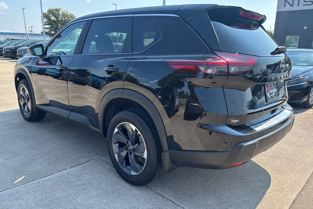 2026 Nissan Rogue SV photo 1