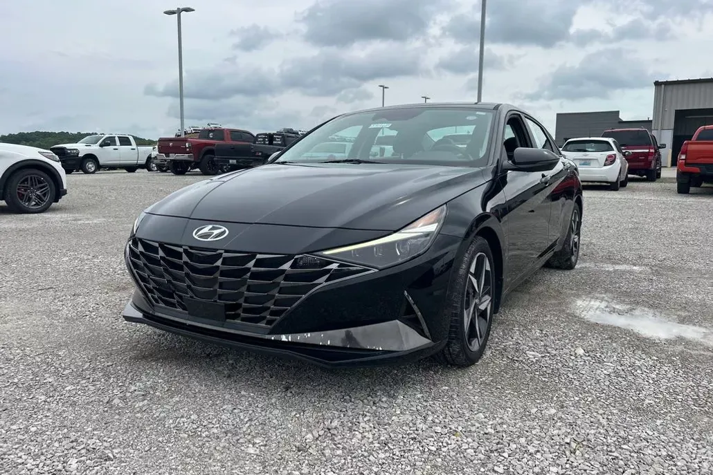 2022 Hyundai Elantra Hybrid Limited photo 1