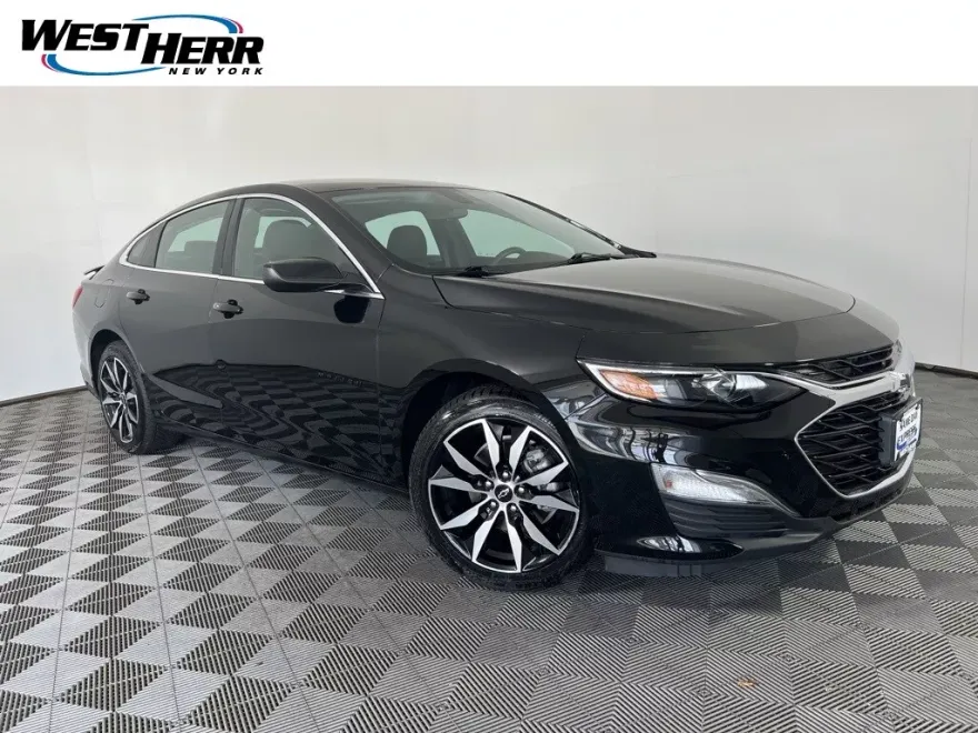 2022 Chevrolet Malibu RS photo 1