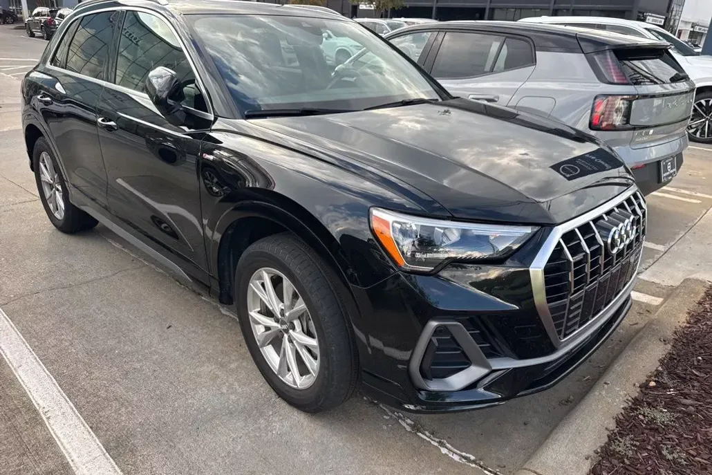 2021 Audi Q3 45 TFSI S line Premium photo 1
