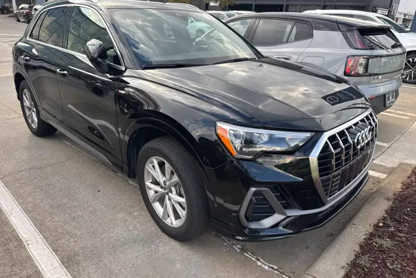 2021 Audi Q3 45 TFSI S line Premium photo 1