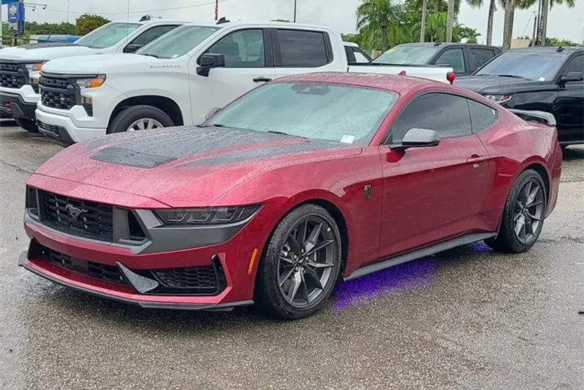 2025 Ford Mustang Dark Horse photo 1