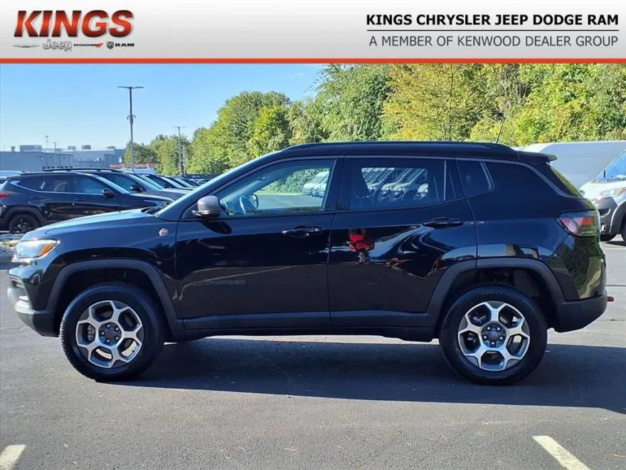 2022 Jeep Compass Trailhawk photo 1