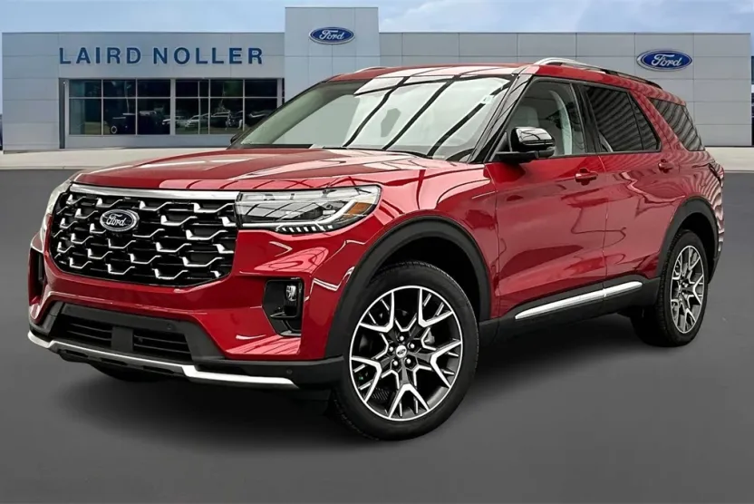 2025 Ford Explorer Platinum photo 1