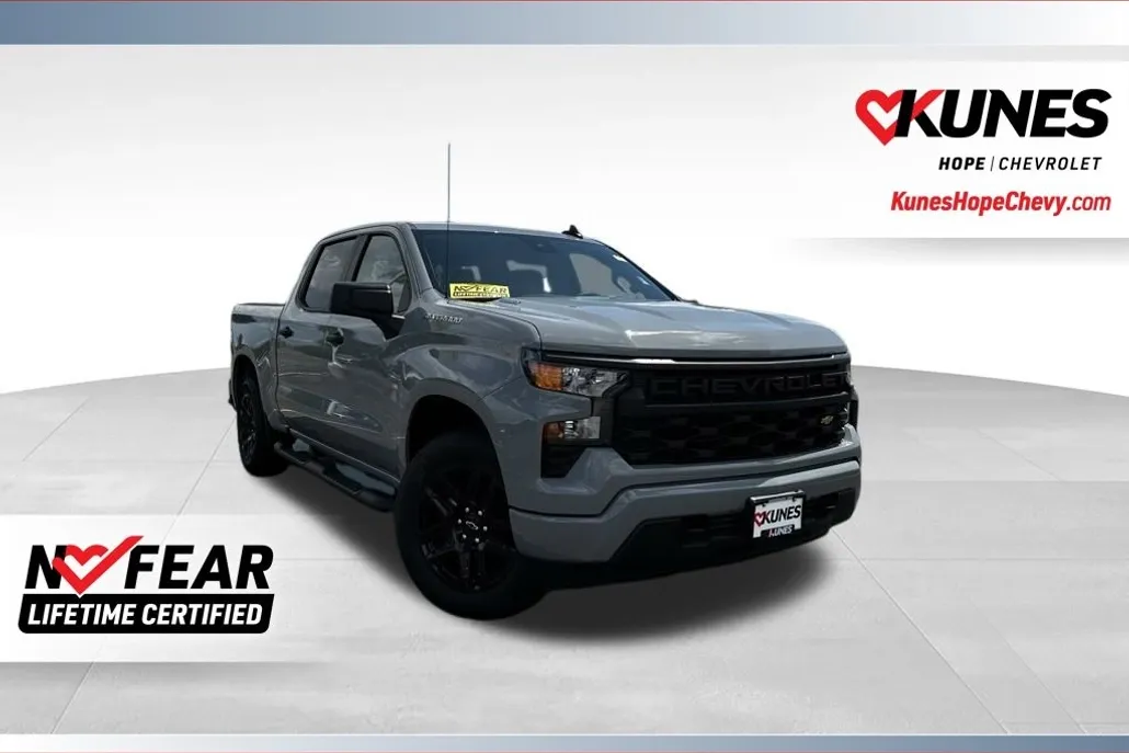 2025 Chevrolet Silverado 1500 Custom photo 1