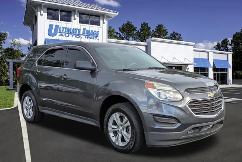 2017 Chevrolet Equinox LS photo 1