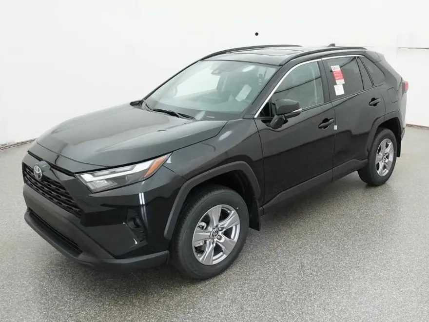 2025 Toyota RAV4 XLE photo 1