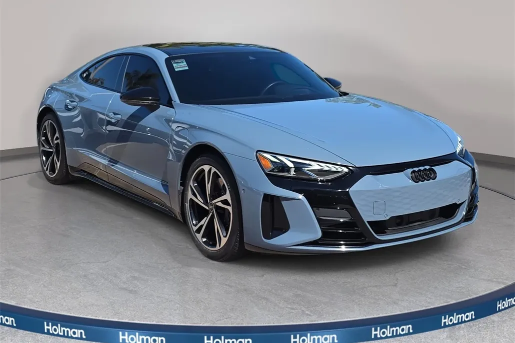 2023 Audi e-tron GT Prestige photo 1