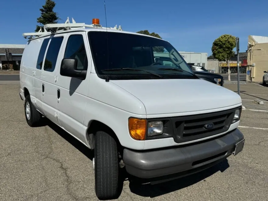 2007 Ford E-250 photo 1