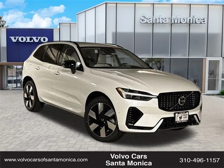 2025 Volvo XC60 T8 Plus photo 1